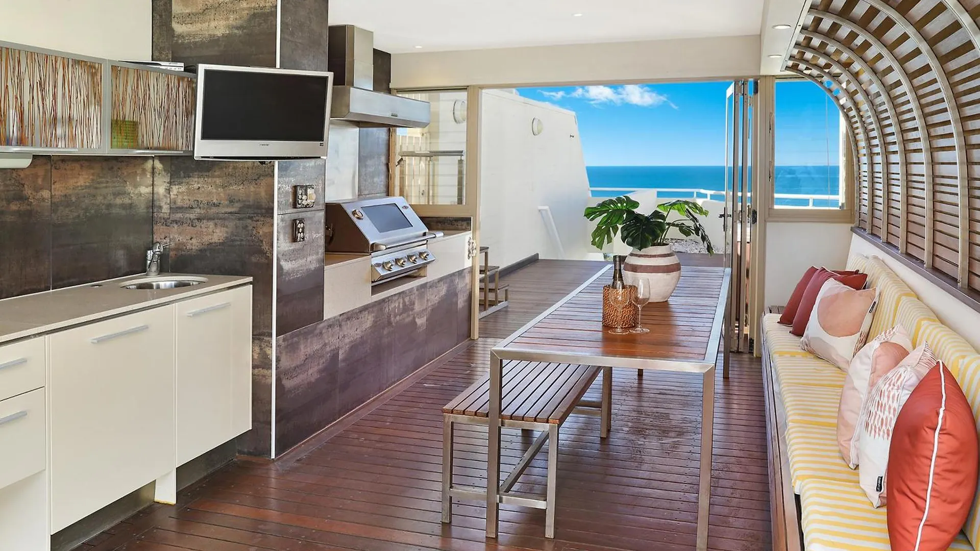 Osprey Apartments Mooloolaba 4*,  Australia